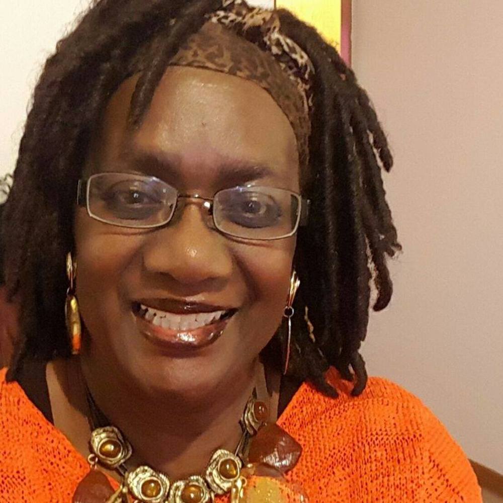 Meet your Posher, Regina